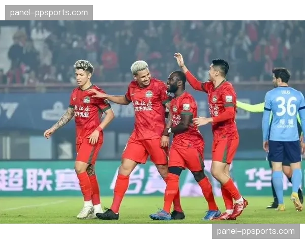 蓉城1-0客胜河南，高效反击成关键，主队全场射门占优难破门